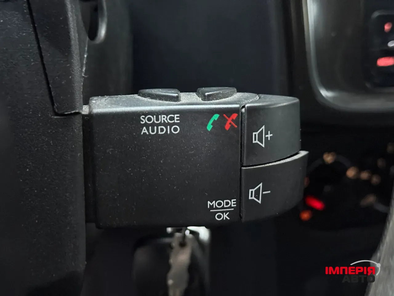 Renault Logan - фото 42