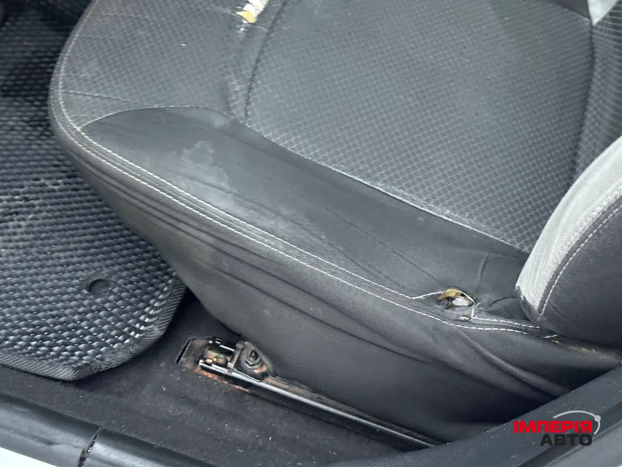 Renault Logan - фото 36