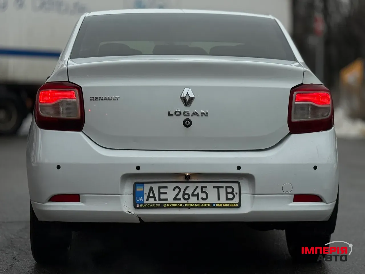 Renault Logan - фото 4