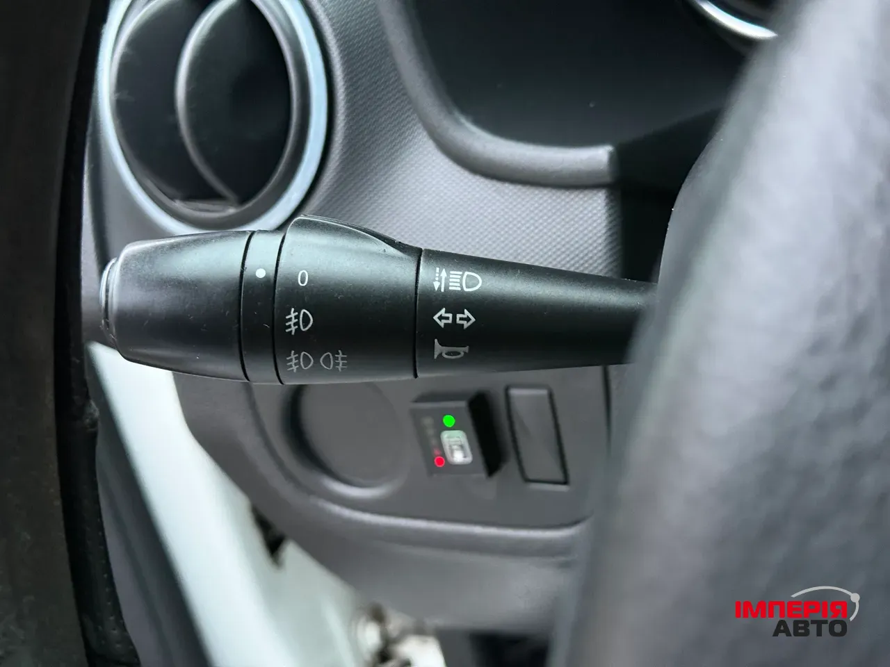 Renault Logan - фото 38