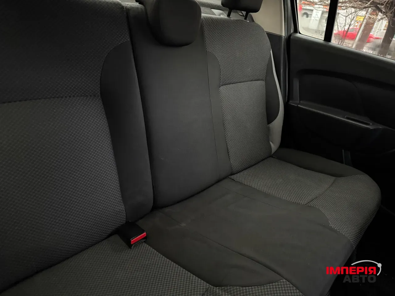 Renault Logan - фото 10