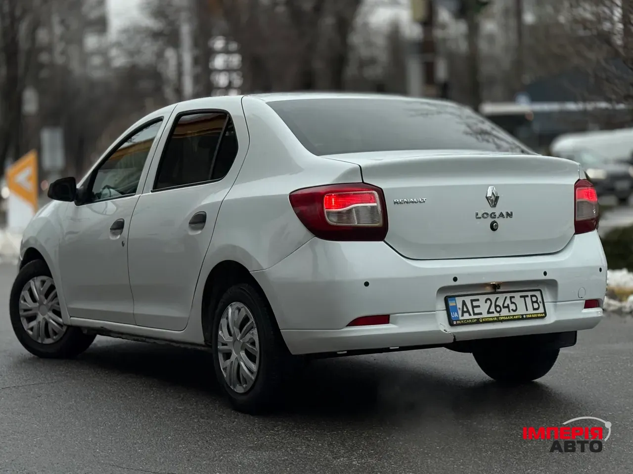 Renault Logan - фото 3