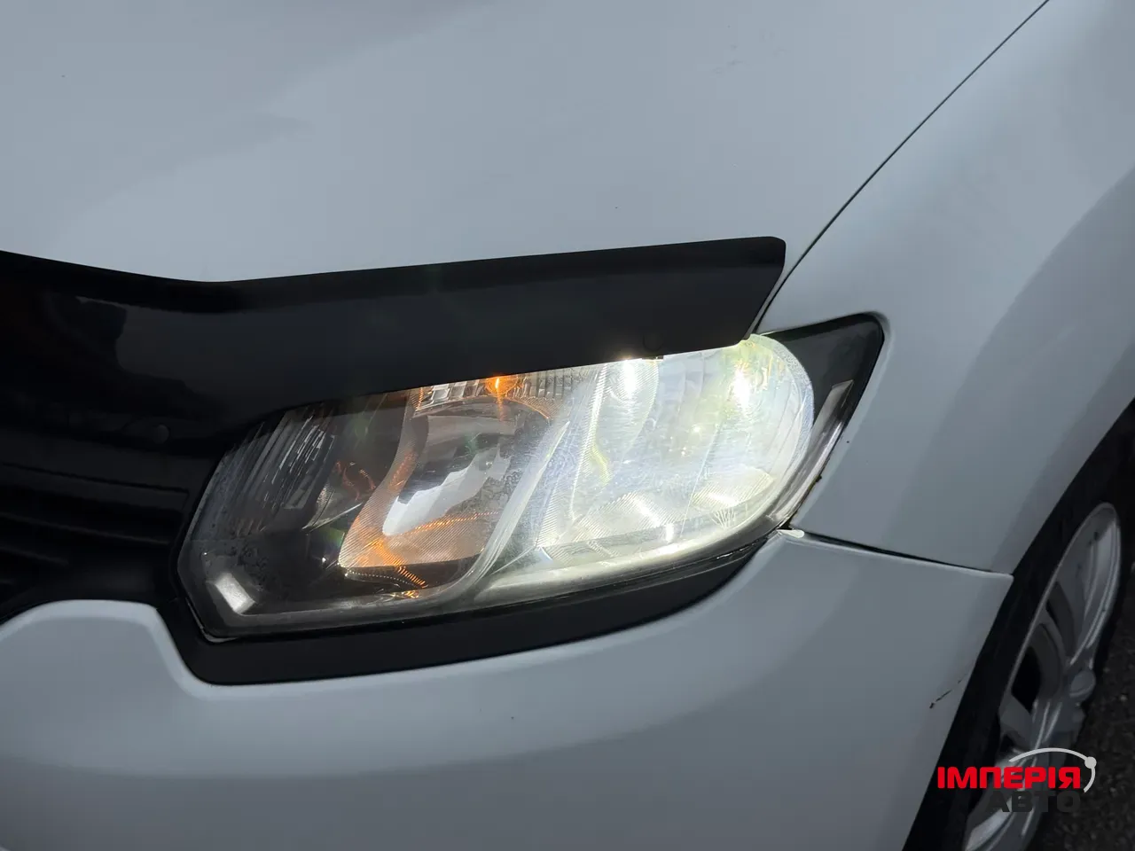 Renault Logan - фото 15