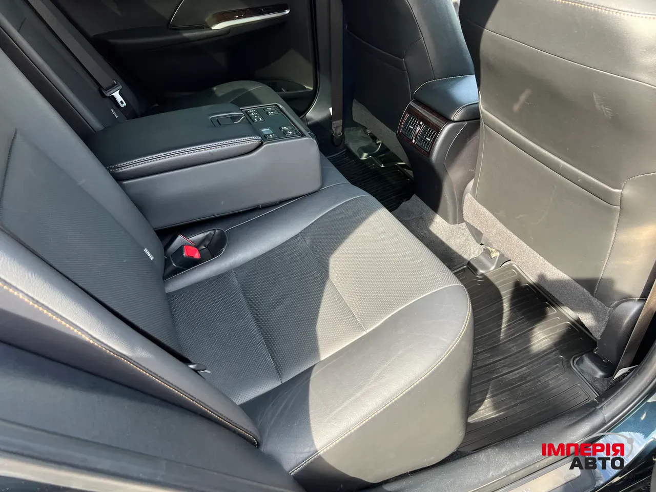 Toyota Camry - фото 7