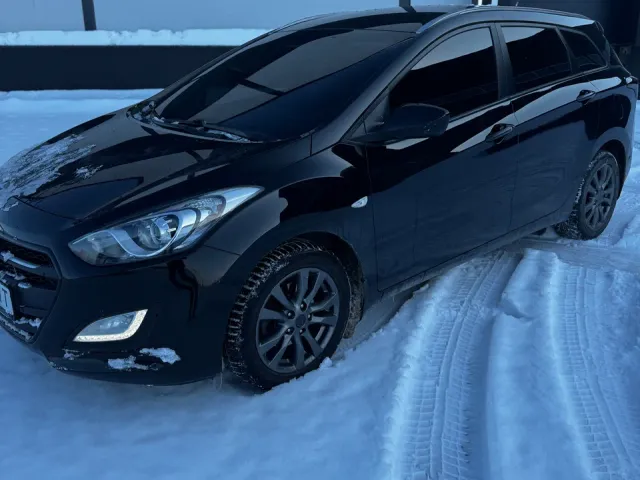 Hyundai i30 - фото 1