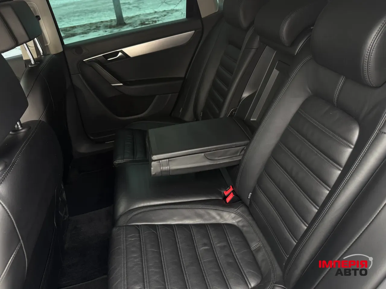 Volkswagen Passat - фото 14