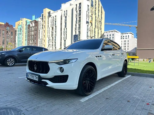 Maserati Levante - фото 1