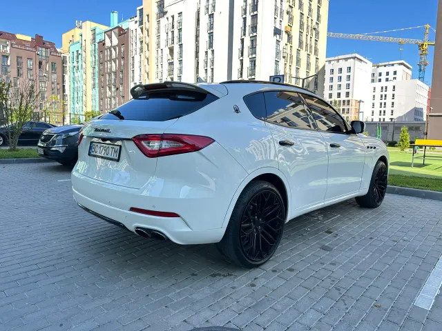 Maserati Levante - фото 5