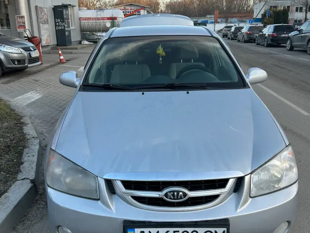 Kia Cerato - фото 1