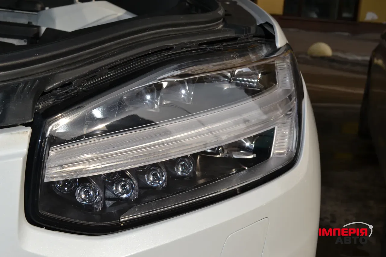 Volvo XC90 - фото 15