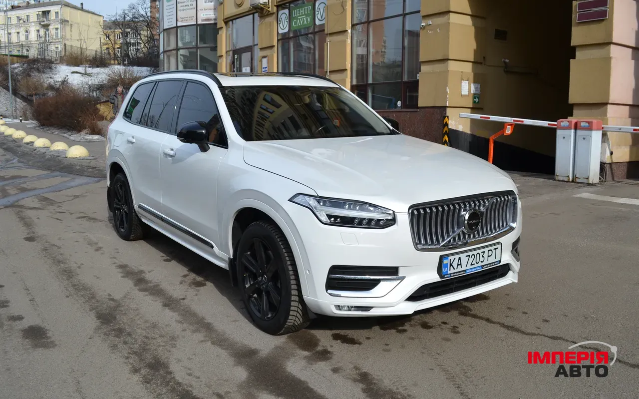 Volvo XC90 - фото 1
