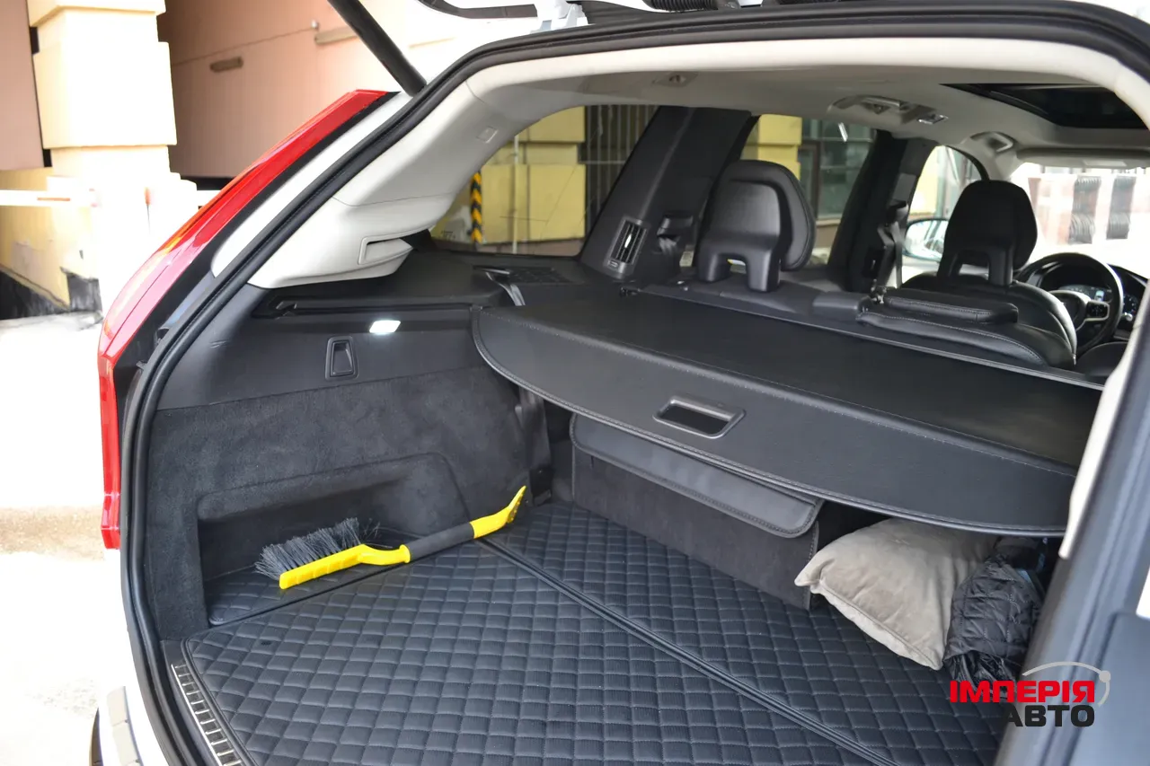 Volvo XC90 - фото 44