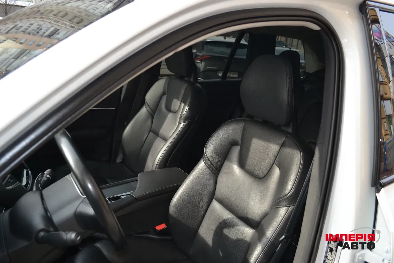 Volvo XC90 - фото 28