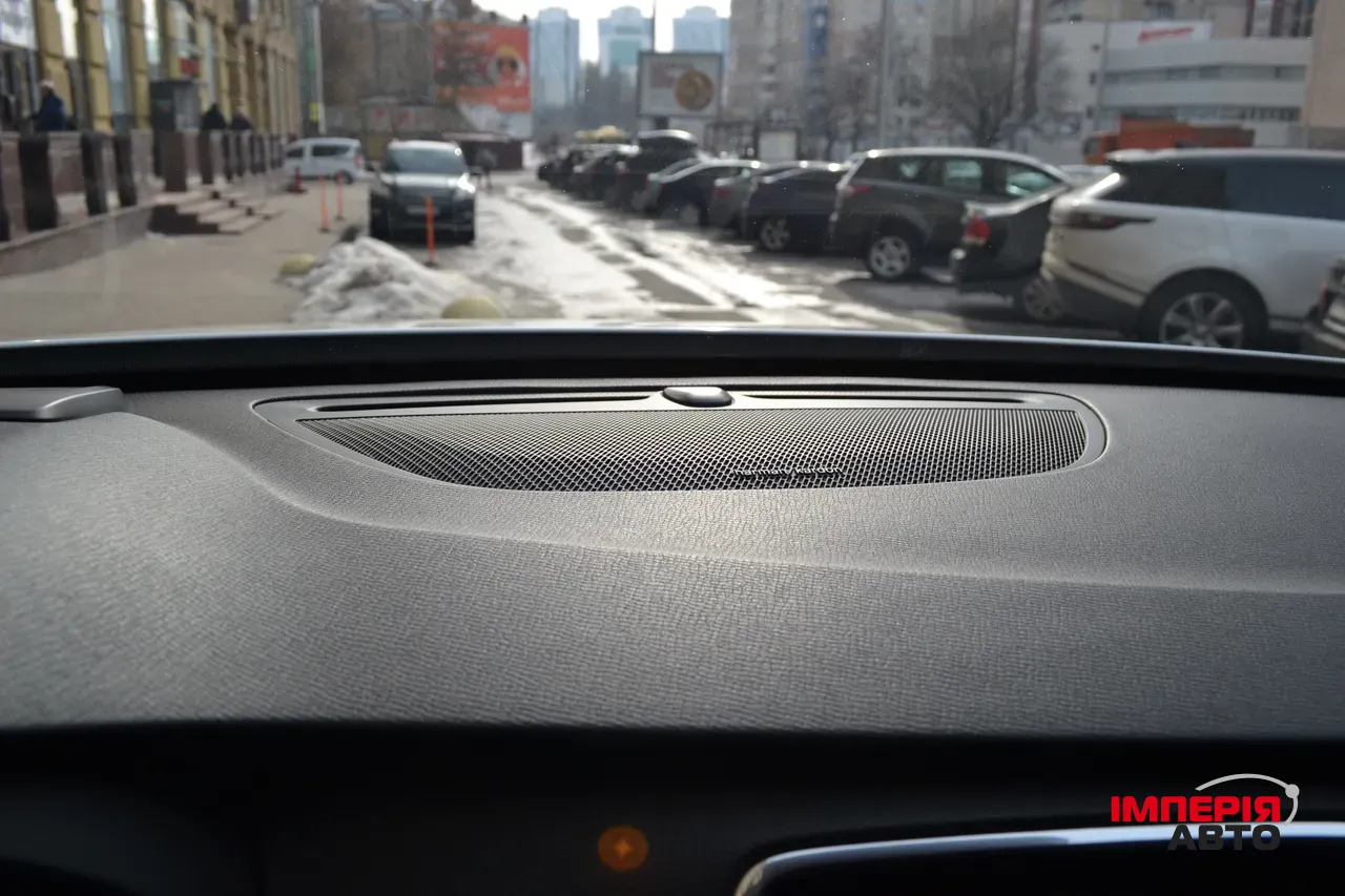 Volvo XC90 - фото 25