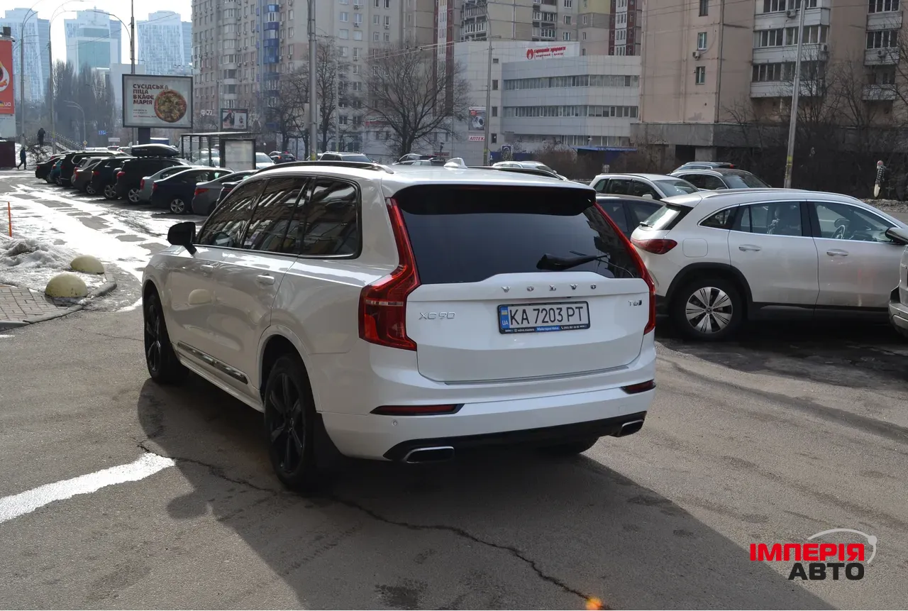 Volvo XC90 - фото 10