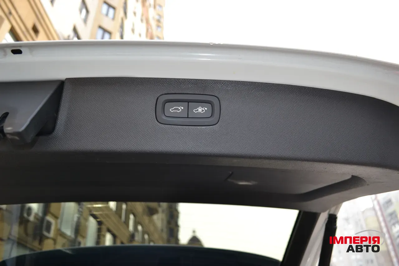 Volvo XC90 - фото 45