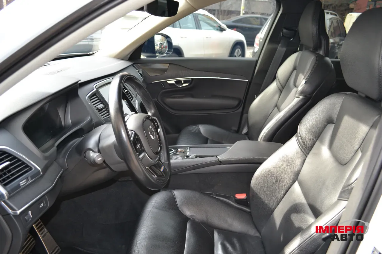 Volvo XC90 - фото 27