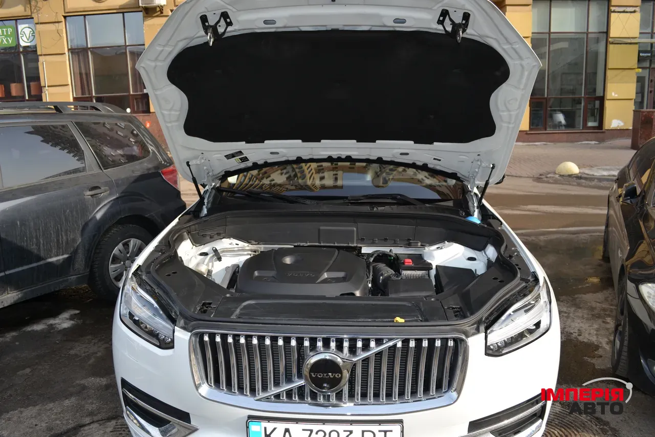 Volvo XC90 - фото 19