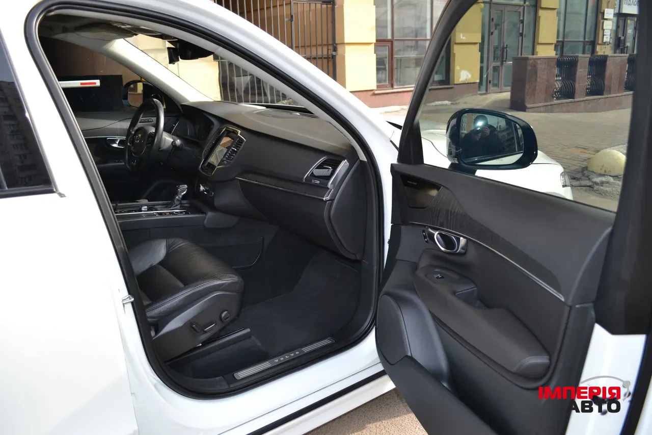 Volvo XC90 - фото 30