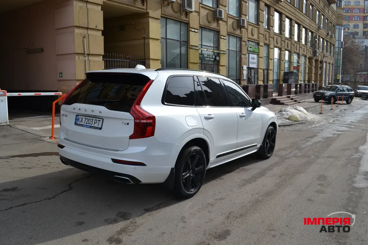 Volvo XC90 - фото 3