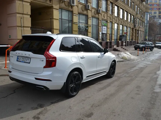 Volvo XC90 - фото 3