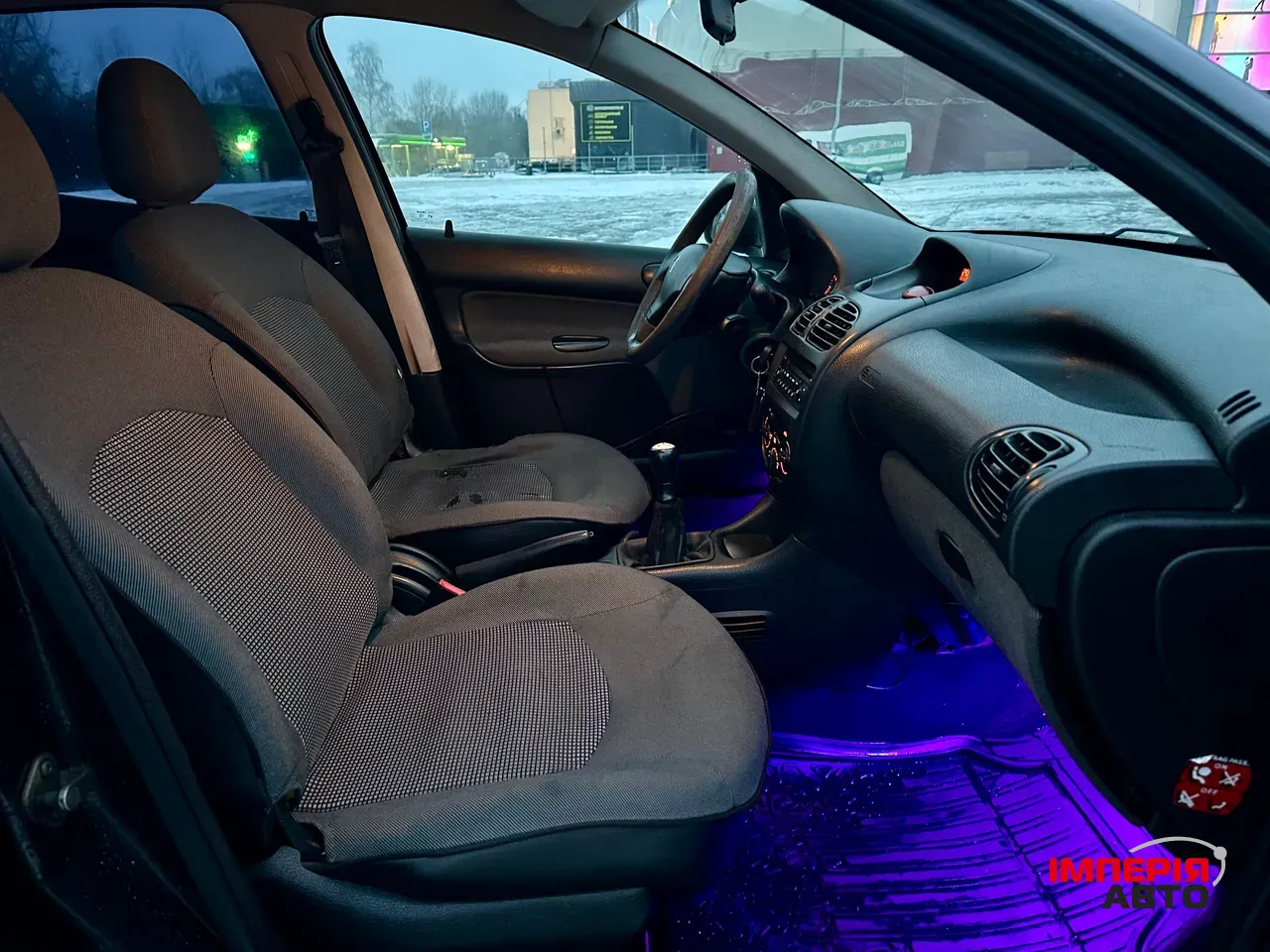 Peugeot 206 - фото 12
