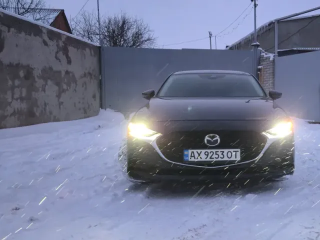 Mazda 3 - фото 2