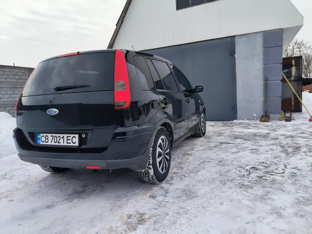 Ford Fusion - фото 2