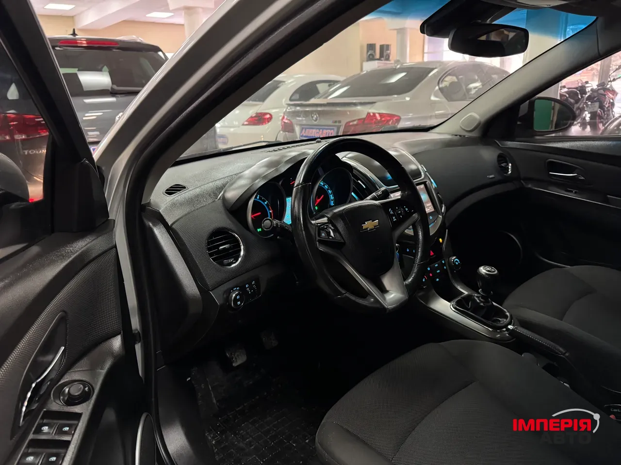 Chevrolet Cruze - фото 9