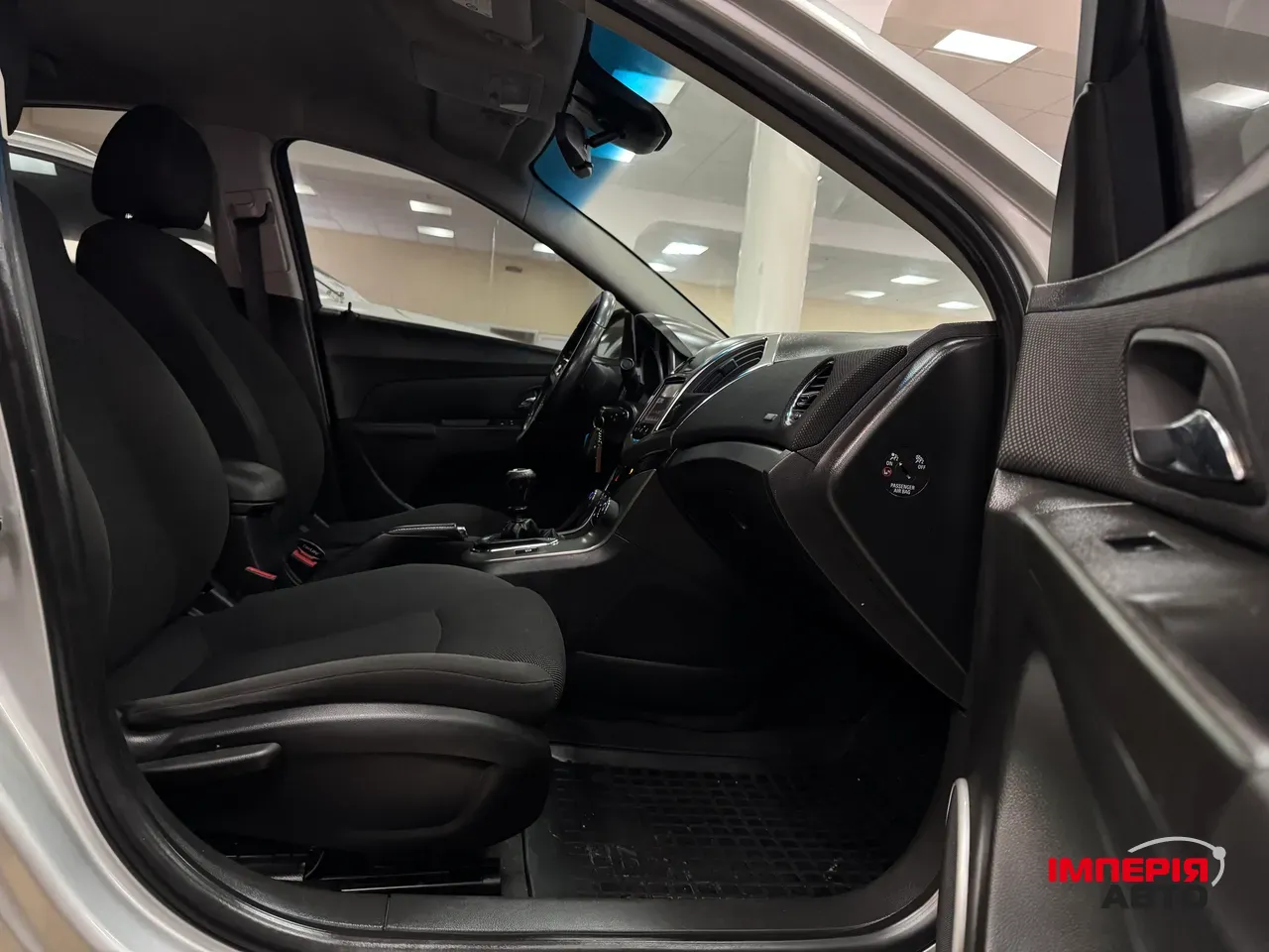 Chevrolet Cruze - фото 7