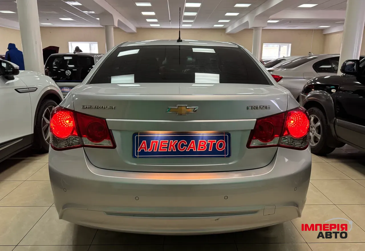 Chevrolet Cruze - фото 3