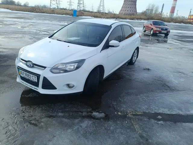 Ford Focus - фото 5