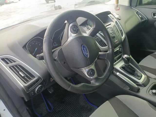 Ford Focus - фото 2