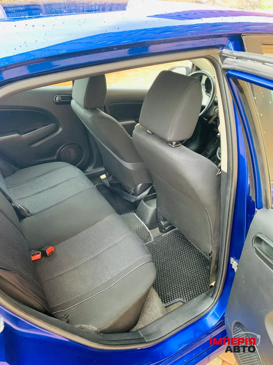 Mazda 2 - фото 9