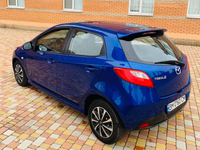 Mazda 2 - фото 3