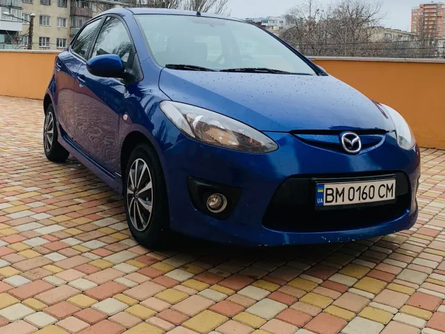 Mazda 2 - фото 1