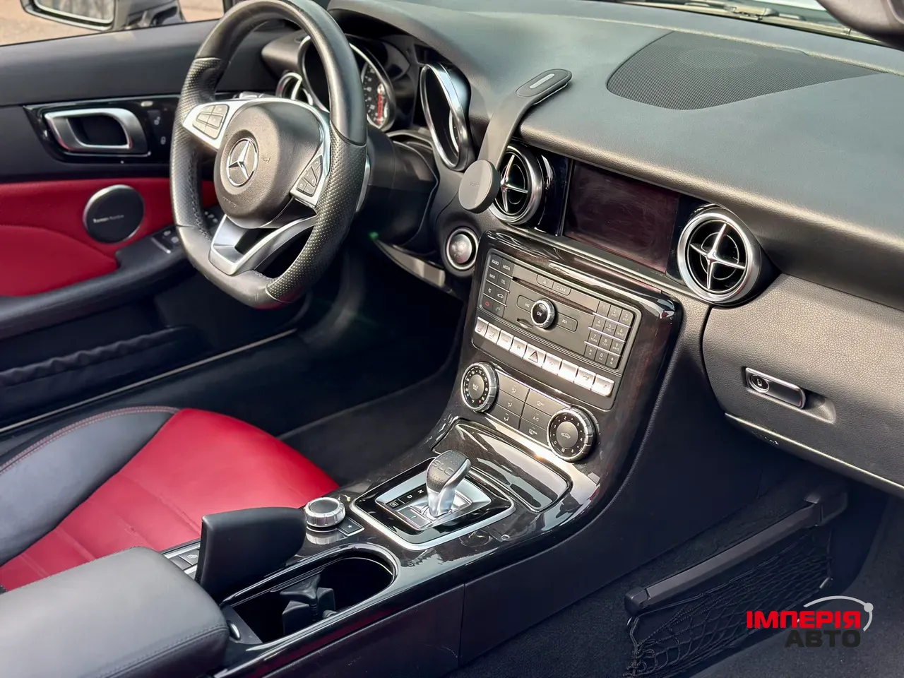 Mercedes-Benz SLC - фото 9