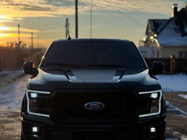Ford F-150 - фото 1