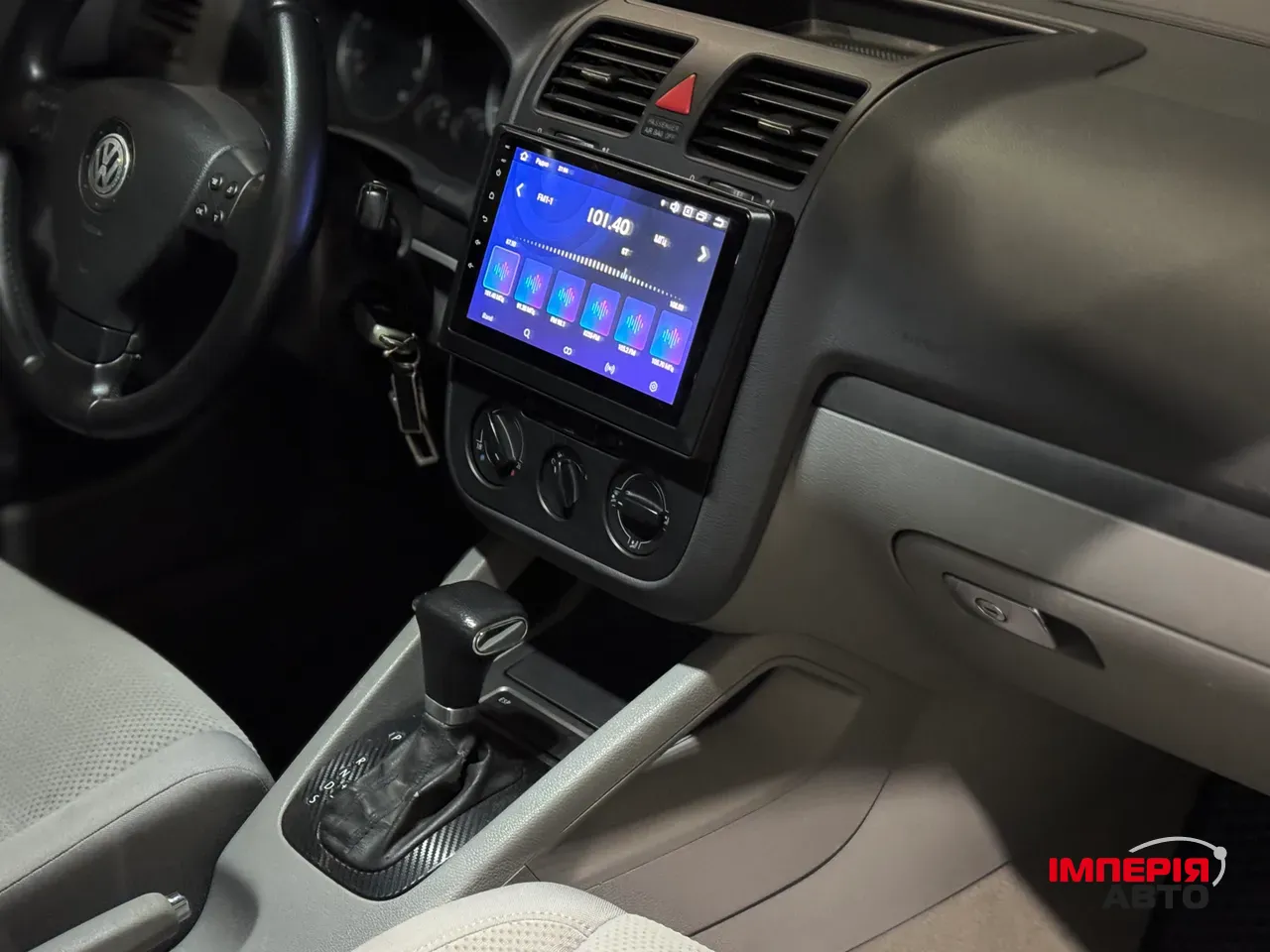 Volkswagen Golf - фото 12