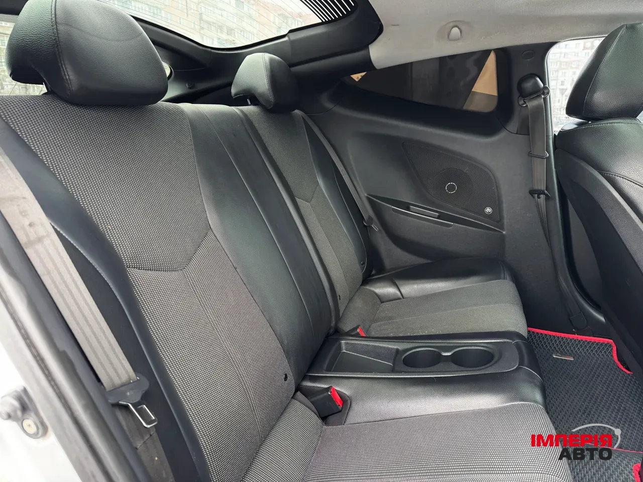 Hyundai Veloster - фото 15