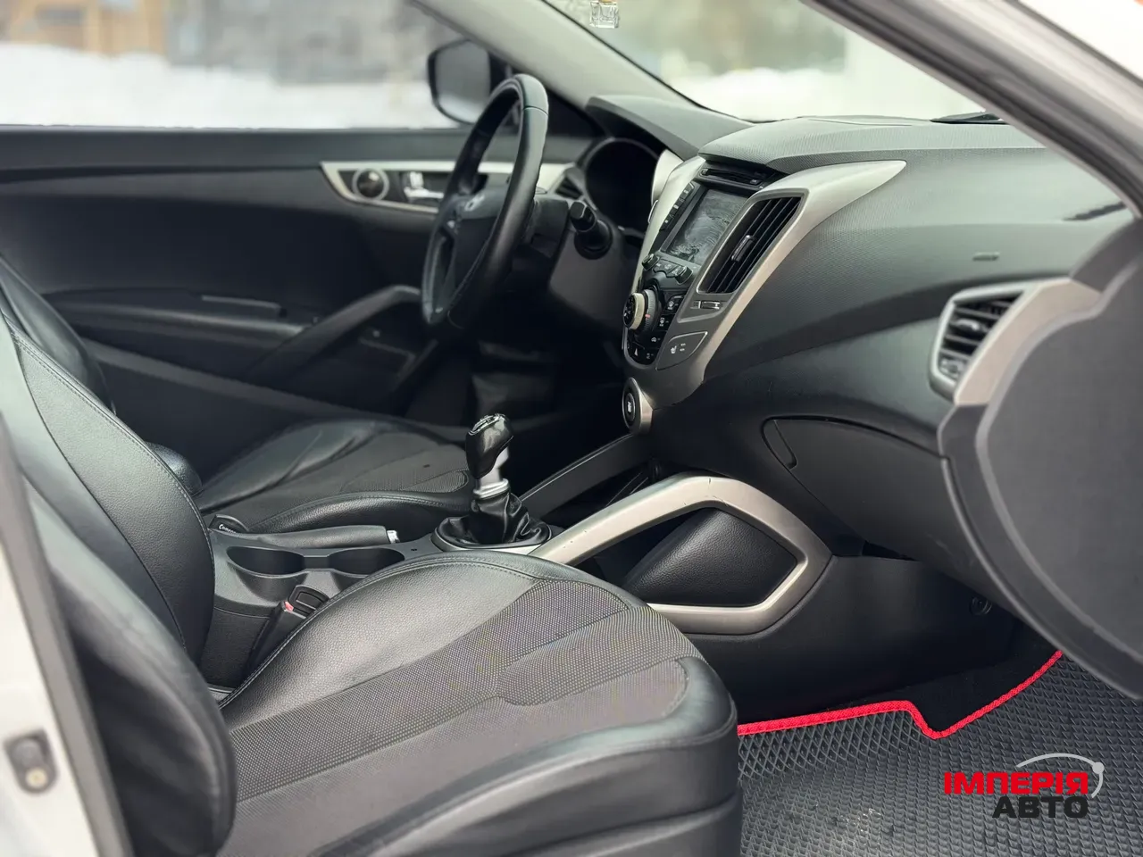 Hyundai Veloster - фото 9