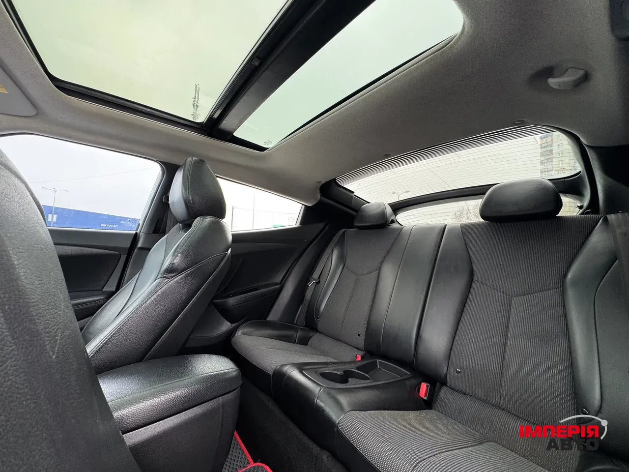 Hyundai Veloster - фото 18