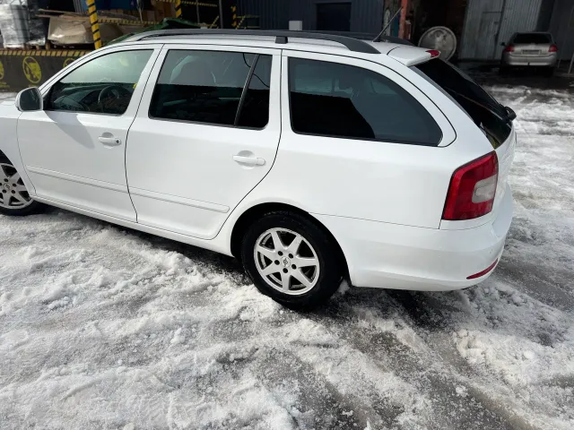 Skoda Octavia - фото 4