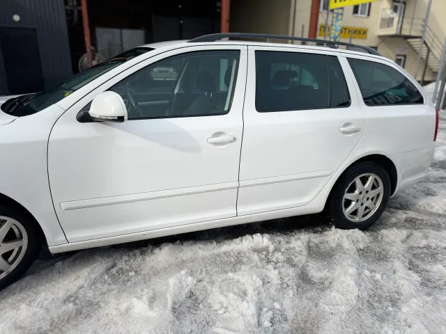 Skoda Octavia - фото 3