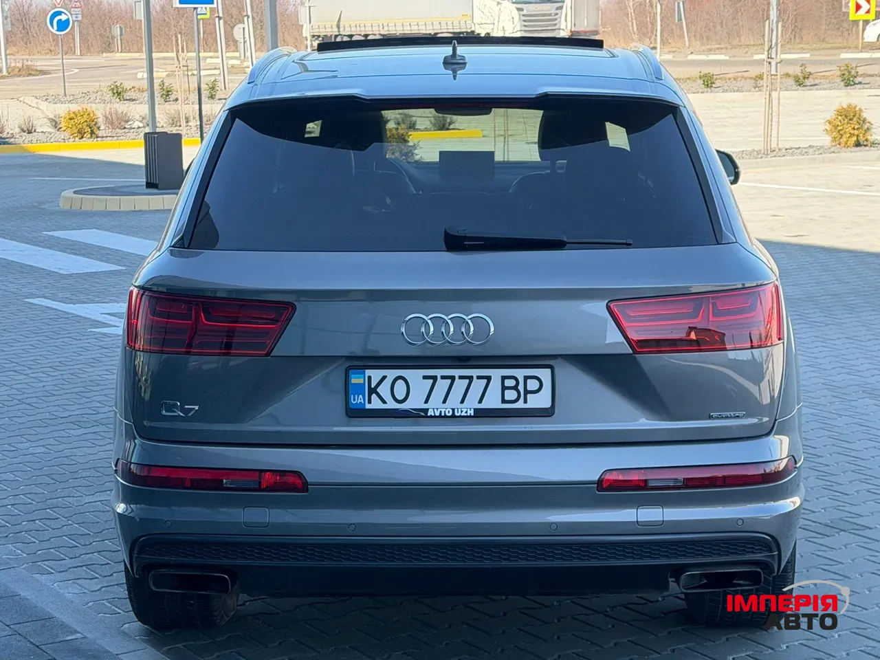 Audi Q7 - фото 6
