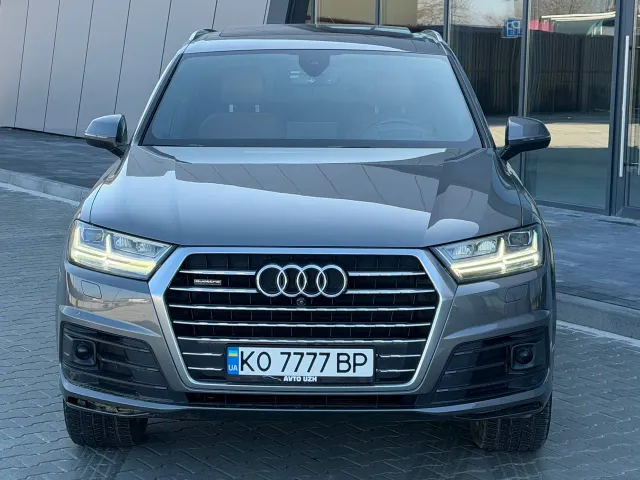 Audi Q7 - фото 1