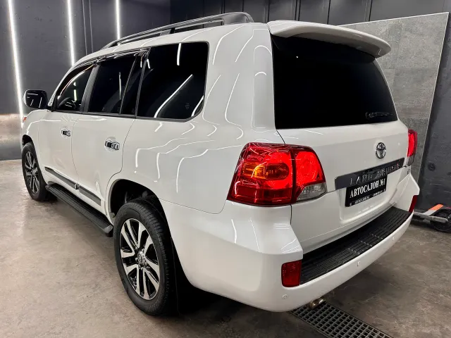Toyota Land Cruiser - фото 2