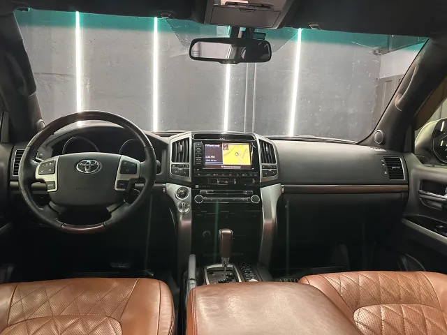 Toyota Land Cruiser - фото 3