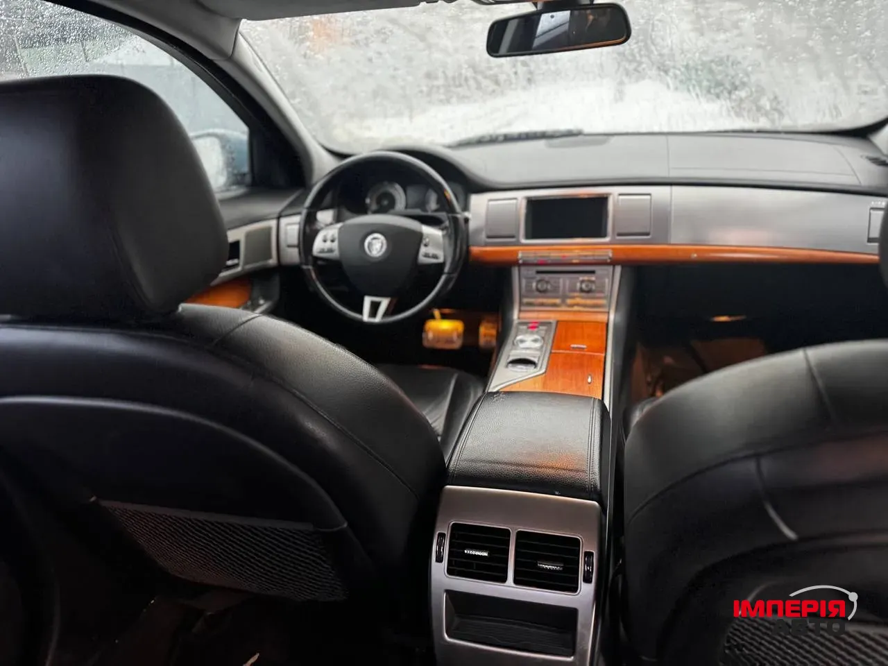 Jaguar XF - фото 10