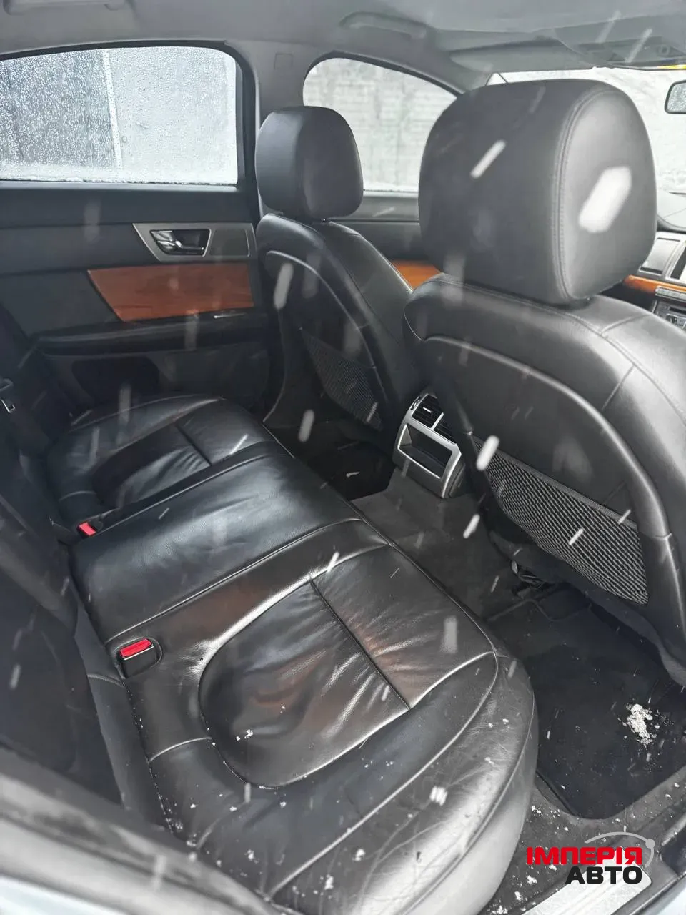 Jaguar XF - фото 9